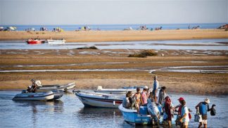 De barco e a pé pela Ria Formosa