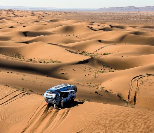Recordamos: Elisabete Jacinto a acelerar pelo deserto africano