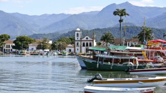Roteiro à beira-mar em Paraty, Brasil