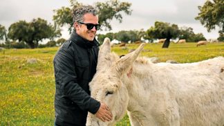 ‘Volta ao Mundo’ na Extremadura com José Luís Peixoto (Episódio 2)