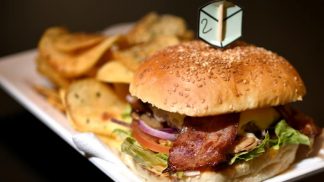 Os hambúrgueres famosos de Braga já se instalaram na Invicta