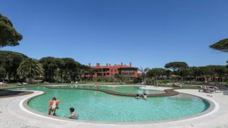 Um cinco estrelas em Cascais longe de tudo