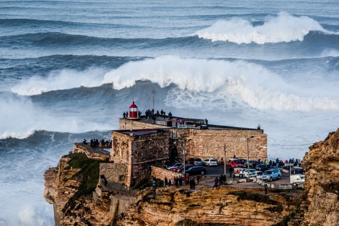 Surf: Nazaré vs Havai Surf: Nazaré vs Havai