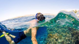 4 equipamentos à prova de água para usar este verão