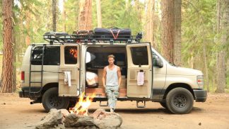 O modelo que deixou as passerelles para dar a volta ao mundo numa carrinha O modelo que deixou as passerelles para dar a volta ao mundo numa carrinha