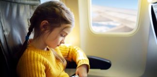 Nunca tire o cinto de segurança durante um voo