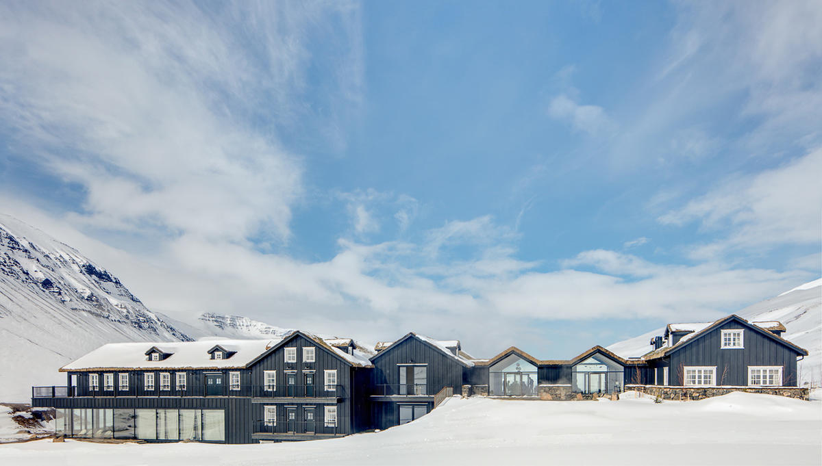 deplar-farm-exterior02