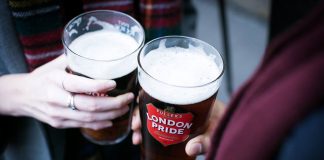 Sempre que chove em Londres pode beber cerveja grátis