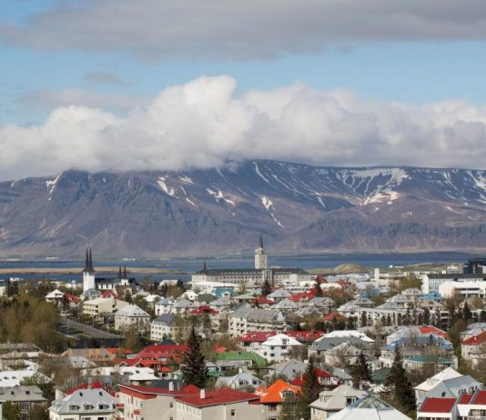 Reiquejavique: aqui o paraíso cheira a enxofre