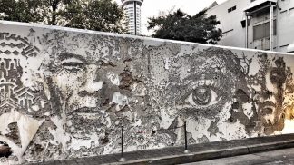 Arte urbana de Vhils chega à Tailândia Arte urbana de Vhils chega à Tailândia - Volta ao Mundo