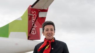 Campeã olímpica Rosa Mota foi «assistente de bordo» da TAP por um dia Campeã olímpica Rosa Mota foi «assistente de bordo» da TAP por um dia