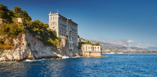 No país com maior esperança média de vida não se pagam impostos sobre rendimentos