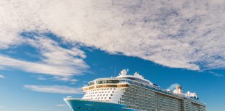 Vive há 20 anos em navios de cruzeiro