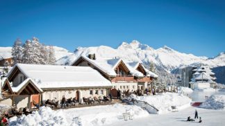 Histórico Pavilhão de Gelo em St. Moriz foi renovado St. Moritz ainda mais exclusivo