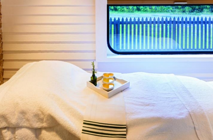 Belmond-Royal-Scotsman-Spa-Carriage-Bamford-Spa