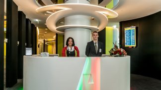 TAP inaugura lounge no Aeroporto de Lisboa TAP inaugura lounge no Aeroporto de Lisboa