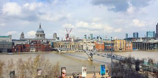 Eurovisão: Londres por Bernardo Pires de Lima