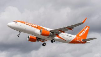 easyJet vai recrutar mais 1200 tripulantes