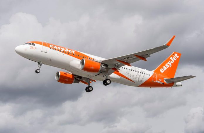 easyJet vai recrutar mais 1200 tripulantes