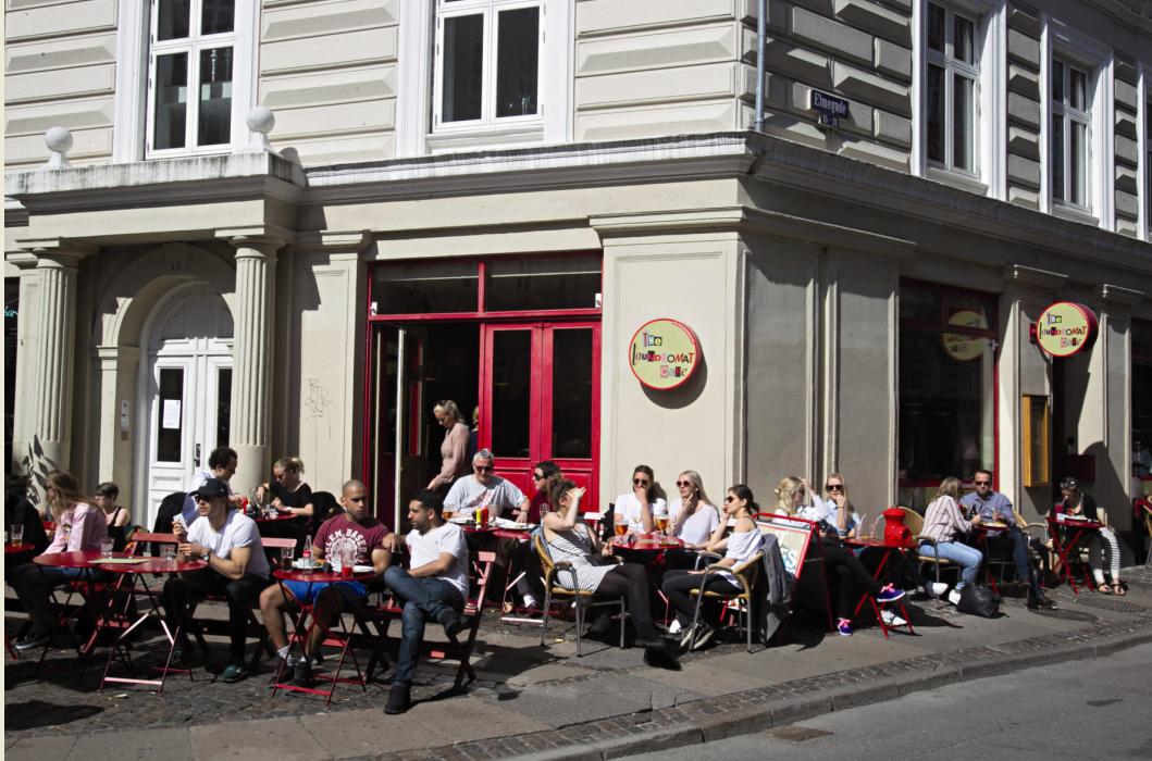 Laundromat Café 3575