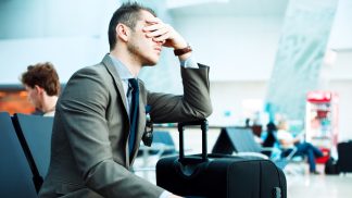Voo atrasado ou cancelado? Estes são os seus direitos