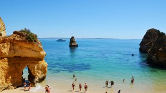 Para onde vão os portugueses estas férias e quanto planeiam gastar