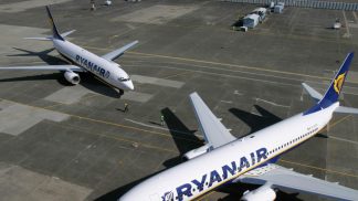 Ryanair propõe bónus de 12 mil euros aos pilotos que trabalhem nas férias Ryanair
