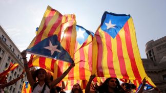 Independência da Catalunha: turistas apanhados no meio das manifestações pacíficas
