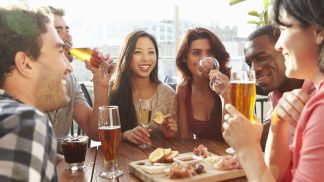 O álcool melhora a capacidade para falar línguas estrangeiras