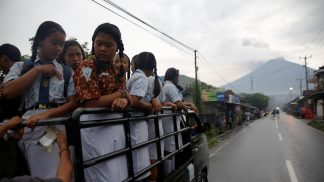 Aeroporto de Bali reabre após mudança de direção da cinza vulcânica