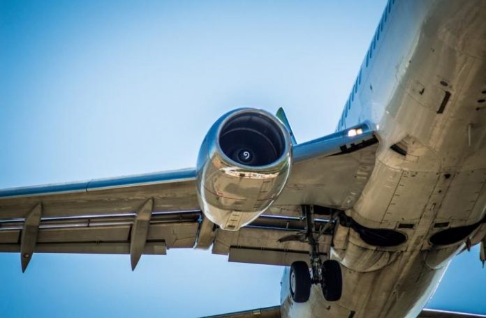 Companhia aérea europeia vai começar a pesar os passageiros no check-in