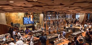 Abriu o maior Starbucks do mundo - e é bem diferente dos outros
