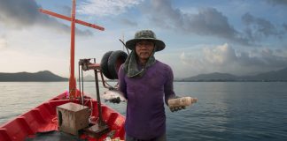 Resíduos oceânicos de Phuket serão transformados em roupas e acessórios