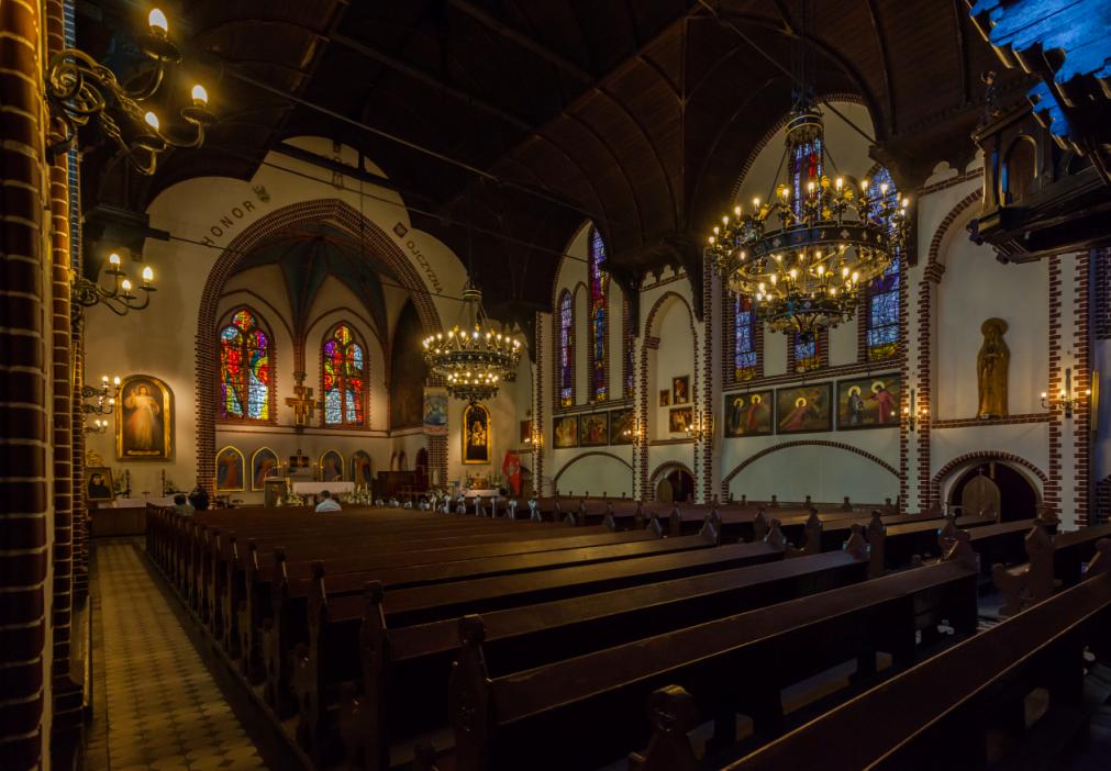 Iglesia_de_San_Jorge,_Sopot,_Polonia,_2013-05-22,_DD_04