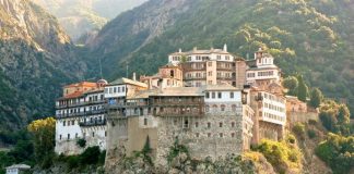 Uma península na Europa onde é proibida a entrada a mulheres