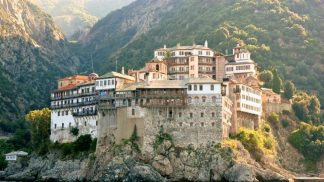 Uma península na Europa onde é proibida a entrada a mulheres