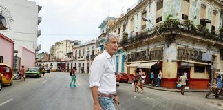 Anthony Bourdain revela os erros que a maioria dos viajantes cometem