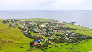 É assim que se vive na ilha mais remota do mundo - com nome português