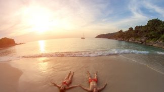 Este é o melhor emprego de verão: dá-lhe casa, viagens e 3.000€ mensais