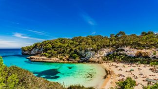 18 destinos de praia mais baratos na Europa onde ir este verão