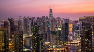 «Estamos gratos por termos passado de simples beduínos do deserto a cidadãos do mundo» Emirados Árabes Unidos: um país cosmopolita com uma forte ligação ao deserto