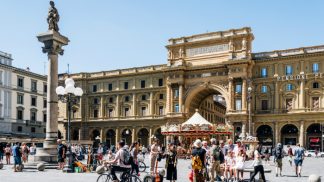 Turistas proibidos de comer nas ruas de Florença