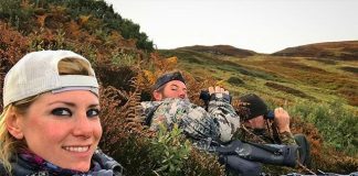 Apresentadora foi criticada nas redes sociais por expor troféus de caça na Escócia