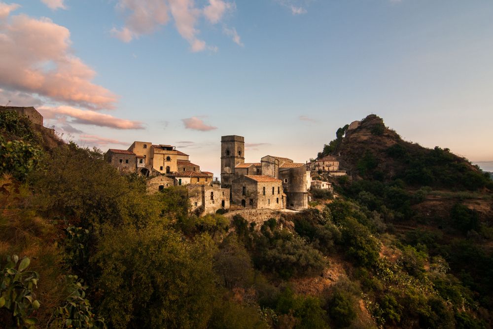 Savoca, Sicily, Italy_thegpdfather_shutterstock_1034570422_resultado