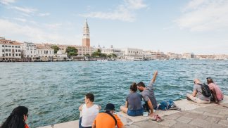 12 leis que deve cumprir para não ser multado em cidades estrangeiras