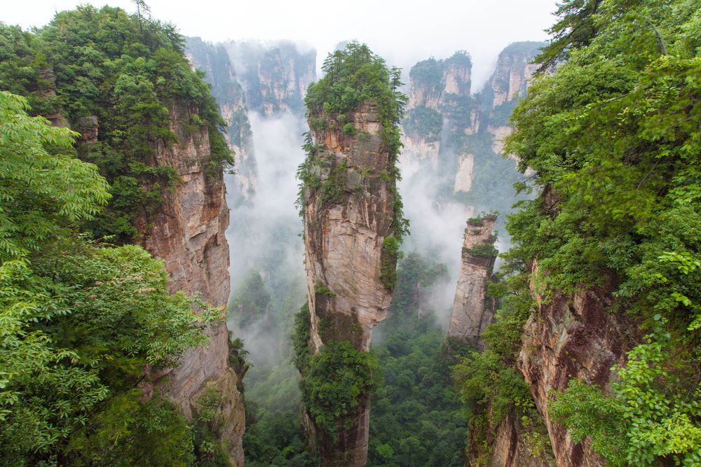 Zhangjiajie National Forest Park_avatar_shutterstock_140065924_resultado