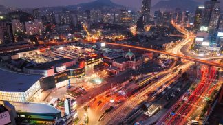 Comboio sul-coreano entra pela primeira vez na Coreia do Norte ao fim de uma década