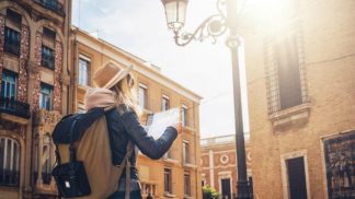 Estudo revela que mais de metade dos millennials prefere viajar a ter sexo