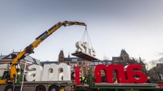 Capital holandesa diz adeus ao icónico sinal «I Amsterdam»