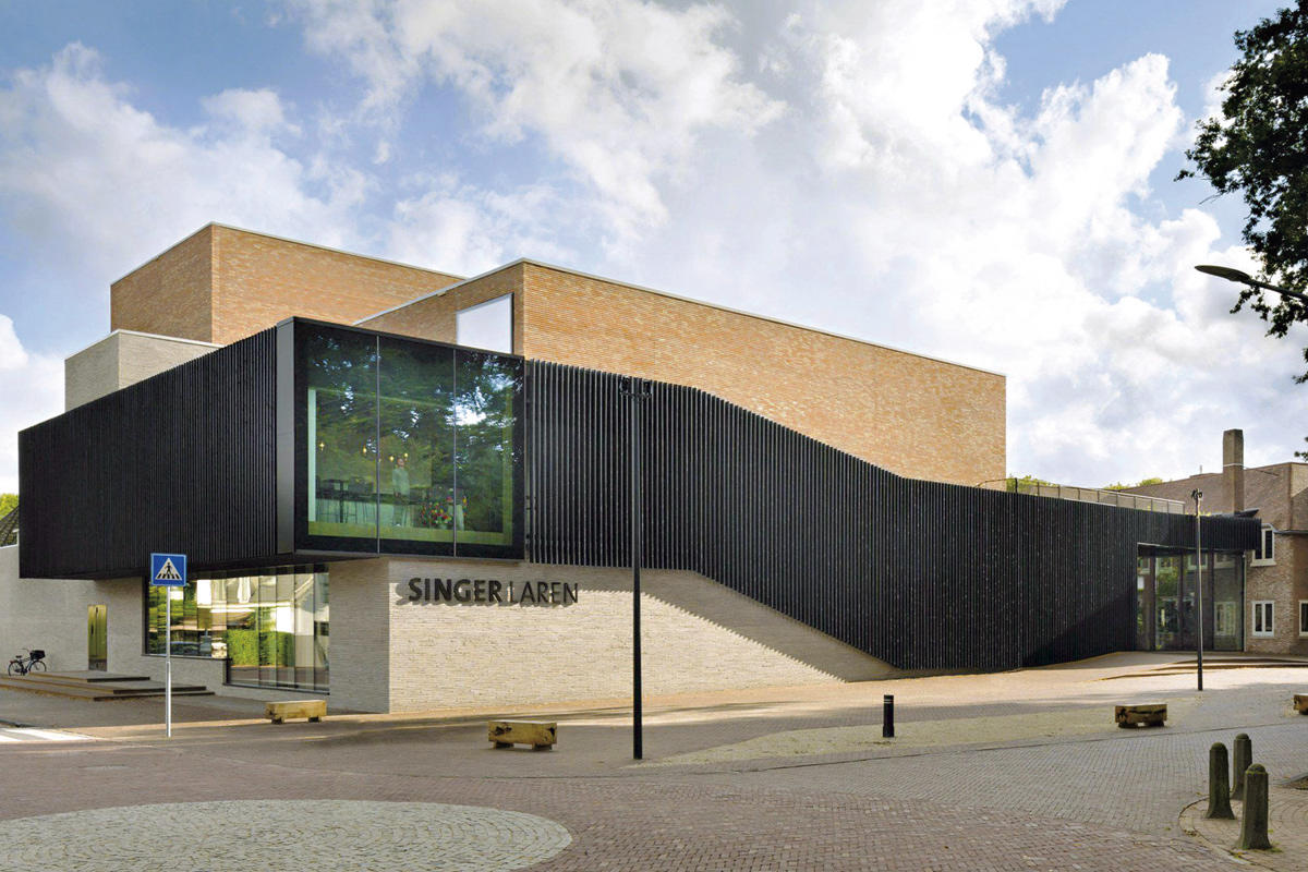 Singer_Laren-0f1011d6ec787aa9ac1eec79f15b30b5